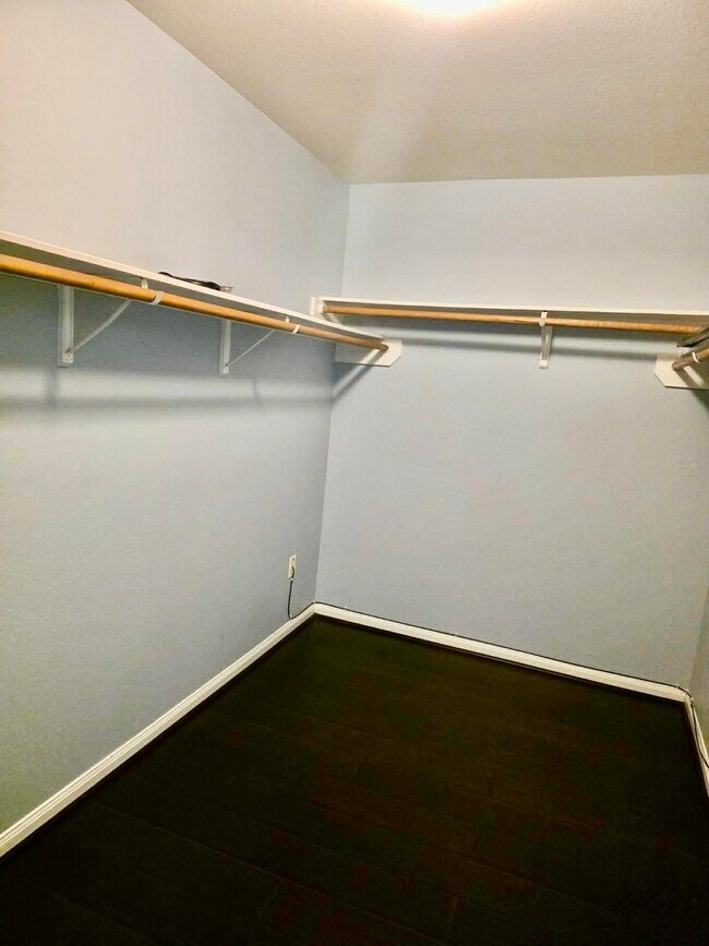 Building Photo - 11207 Hall Ridge Ct