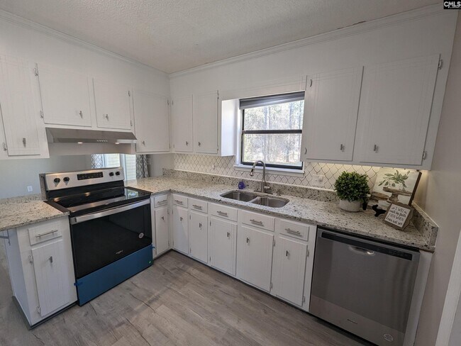 Building Photo - 404 Fox Squirrel Rd