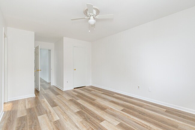 Building Photo - 346 Carpenter Dr NE