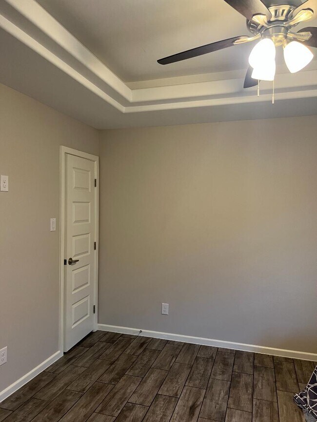 Building Photo - 1309 Alta Vista Dr
