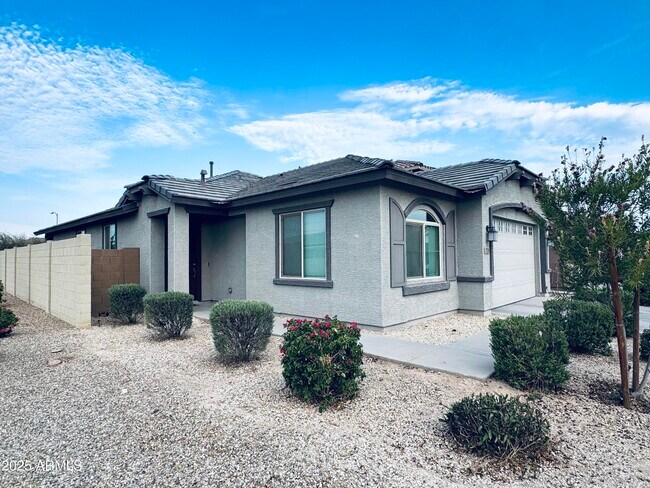 Building Photo - 3729 S 64th Dr