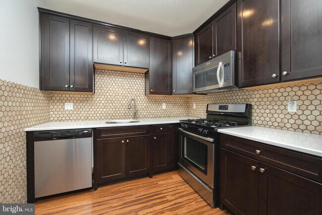 Building Photo - 244 Breeders Cup Dr