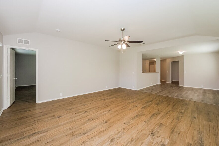 Building Photo - 4700 Rhone Dr