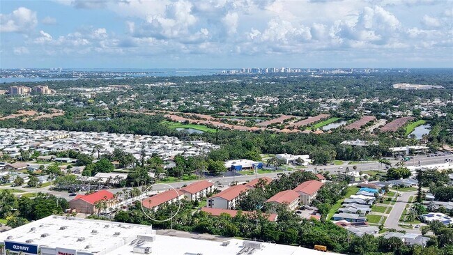 Building Photo - 2220 Stickney Point Rd