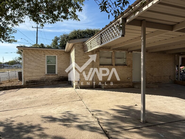 Building Photo - 202 Florencia Ave