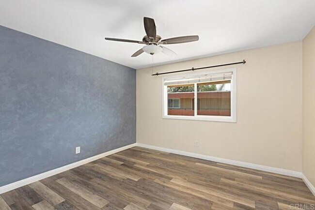 Building Photo - 3 Bedroom Condo Close to Base
