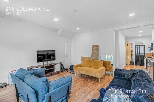 Building Photo - 246 Columbia Pl