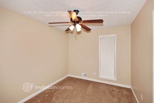 Building Photo - 261 Rustic Ridge Dr NE