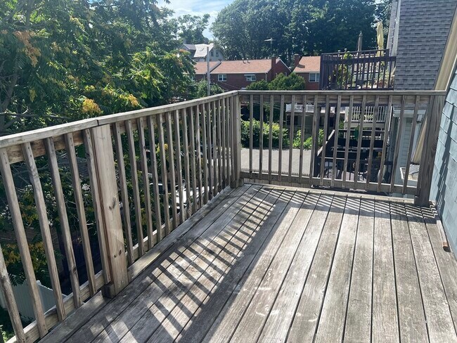 Building Photo - 25 Seymour St