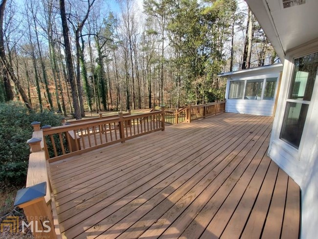 Building Photo - 2242 Brookfield Dr