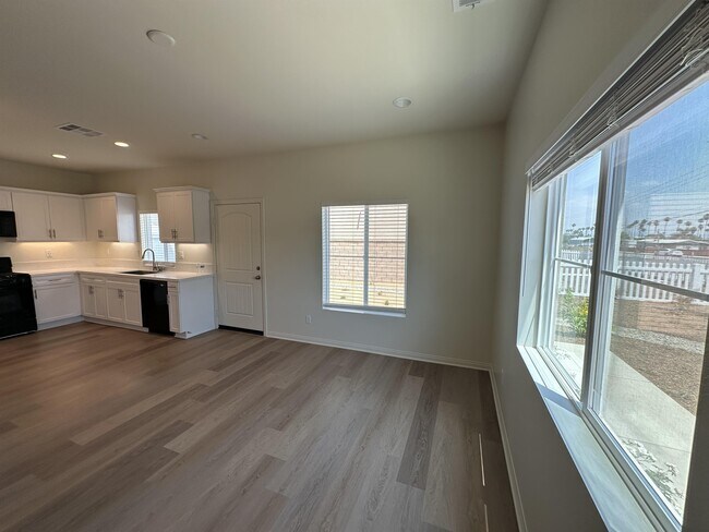 Building Photo - 2262 W Mill St