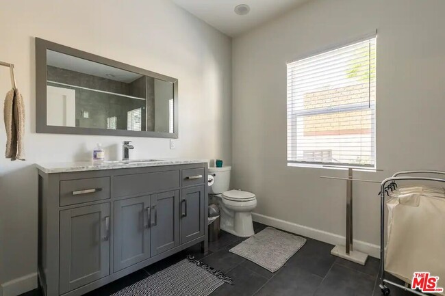 Building Photo - 1207 Reynolds Dr