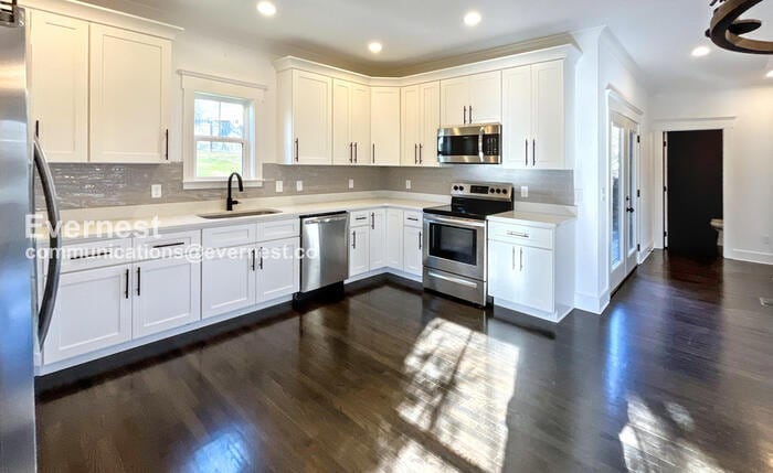 Building Photo - 174 Lynda Cir