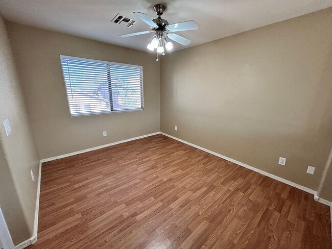 Building Photo - 3Bdm 2.5Ba Avondale Home with a Loft! *NO ...