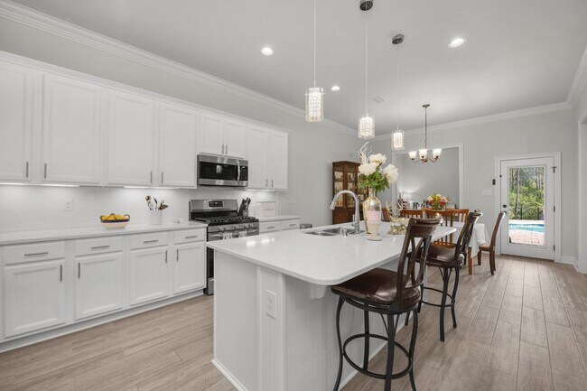 Building Photo - 5718 Oak Hvn Ln