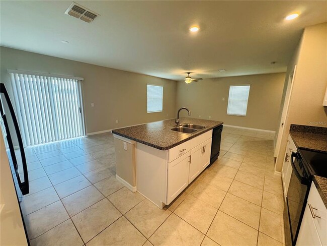 Building Photo - 4132 Hanover Dr