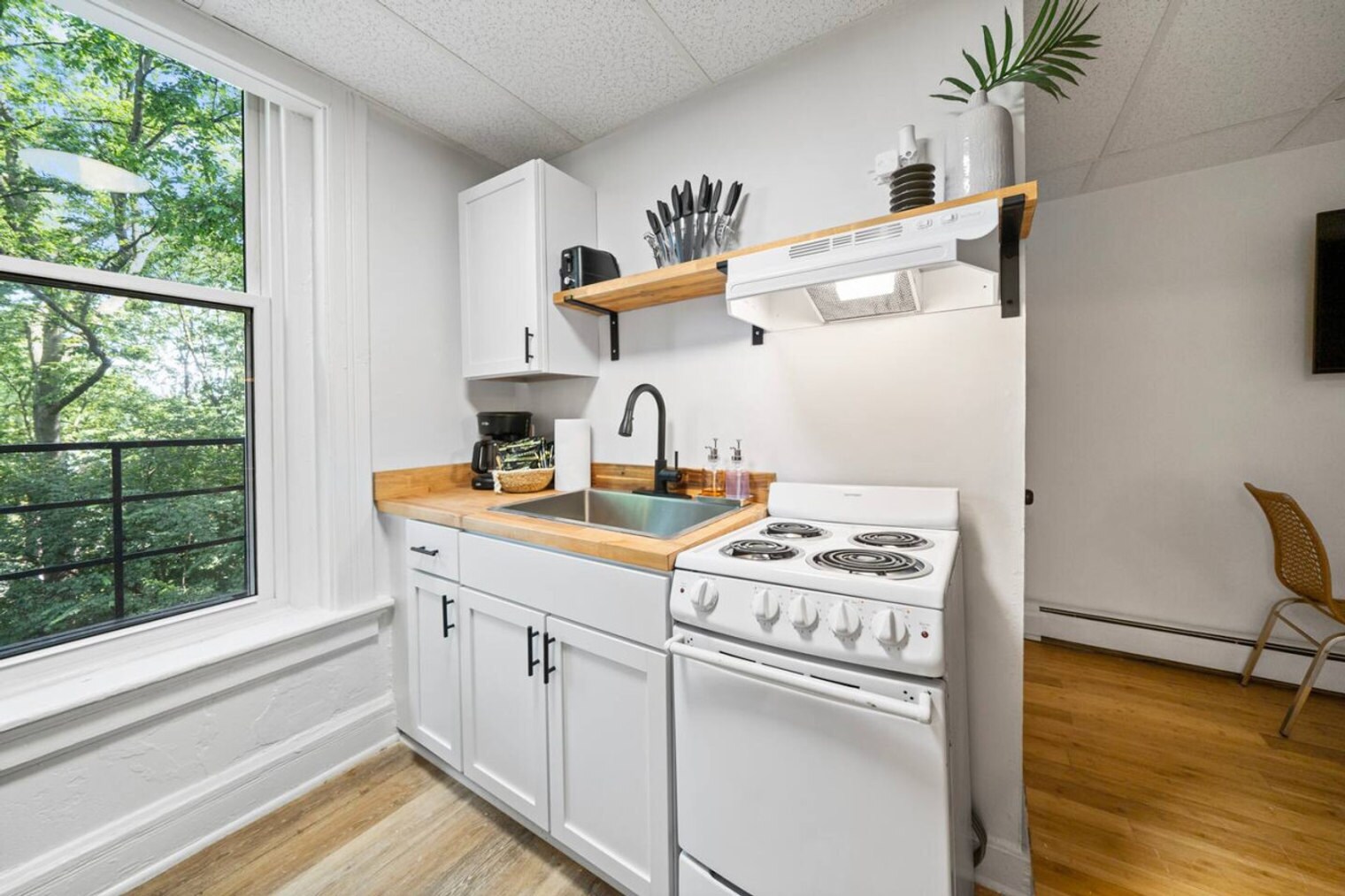 Building Photo - 242 Mccormick Pl