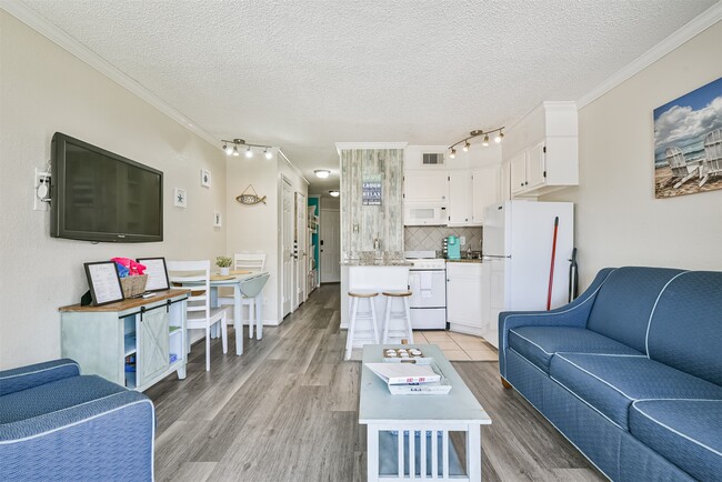 Building Photo - 6102 Seawall Blvd