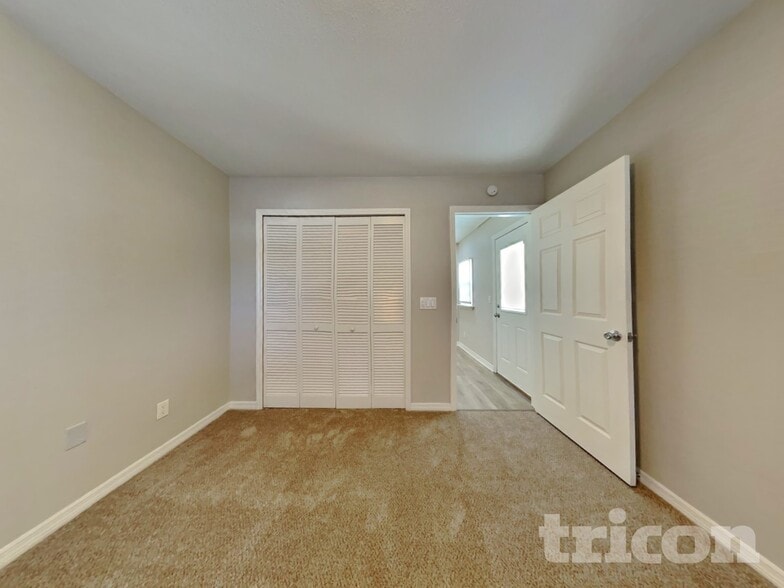 Building Photo - 6423 4th Ave NE