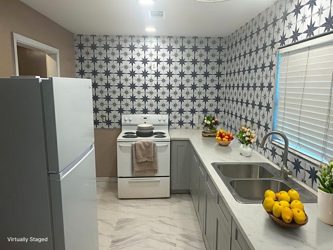 Building Photo - 2422 Dublin St