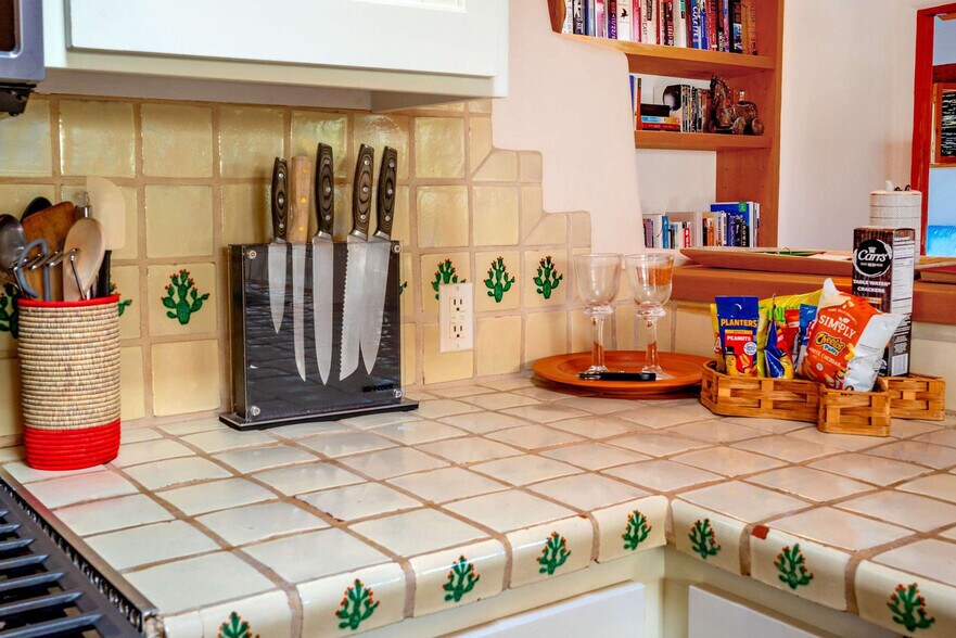 Building Photo - 1015 Foothills Trail