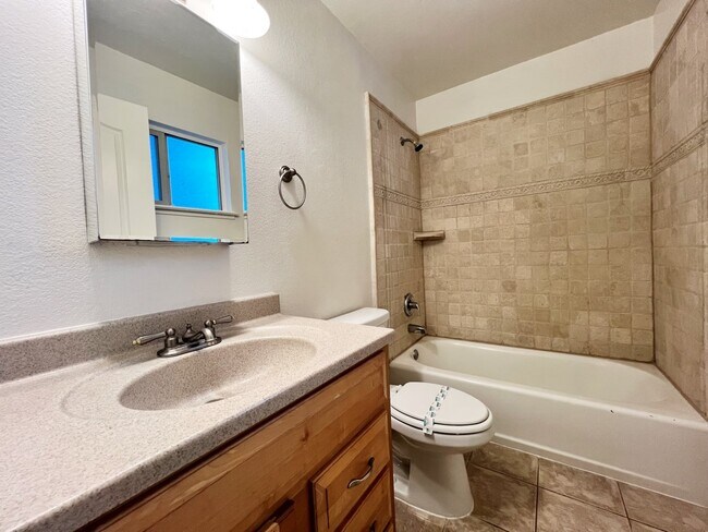 Building Photo - 3336 Irvindale Way