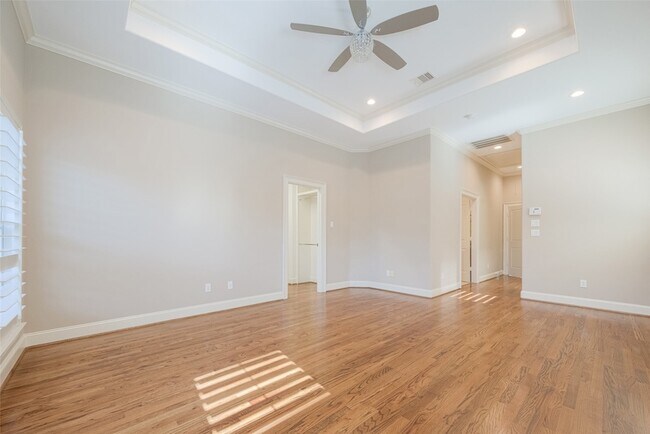Building Photo - 232 Detering St
