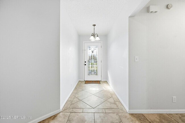 Building Photo - 14049 Broken Bow Dr N