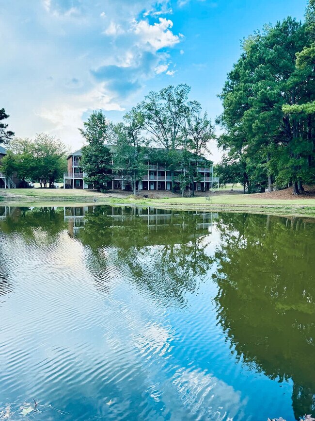 Building Photo - 162 E University Dr