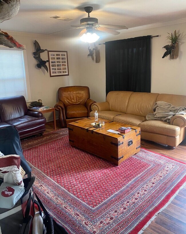 Building Photo - Overstreet Drive