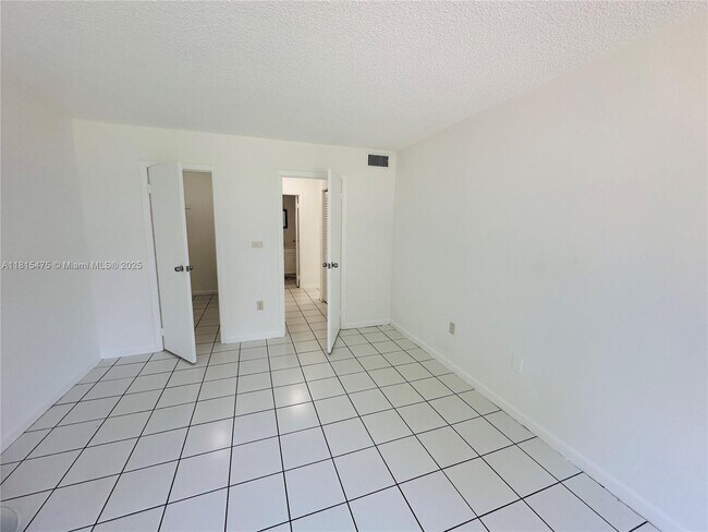 Building Photo - 505 NW 177th St