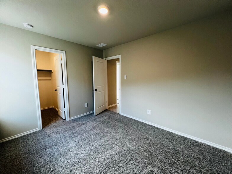 Building Photo - 628 Cofer Wy