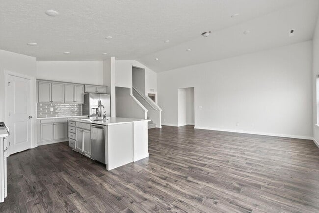Building Photo - 10419 Rockaway Ridge St