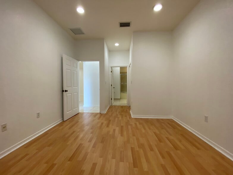Building Photo - 10985 SW 239th Ter