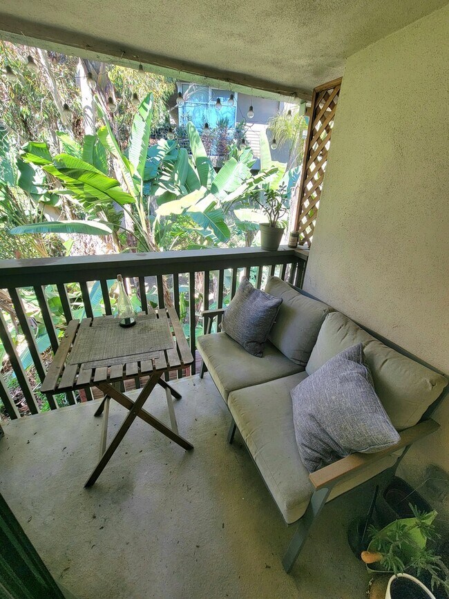 Building Photo - 943 Torrance St