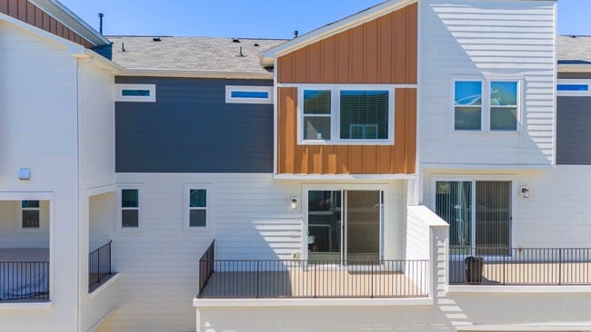 Building Photo - Gorgeous Aria at the Park 3 Bedroom Townhouse!