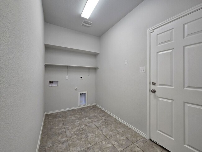 Building Photo - PRICE REDUCTION - AVAILABLE NOW!