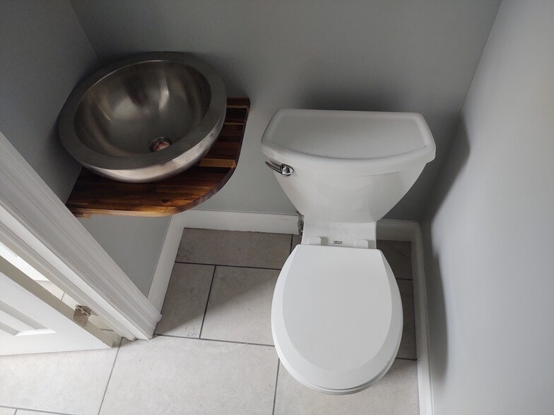 Guest Bathroom - 1930 Eastern Ave
