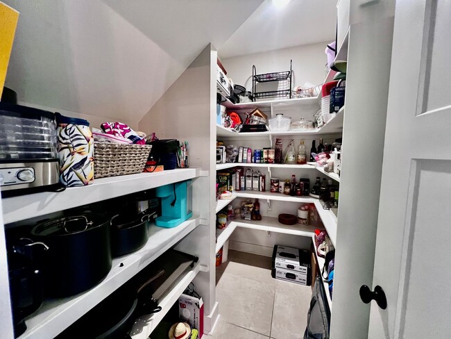Building Photo - Gorgeous Home on Walkers Ferry Lane in The...