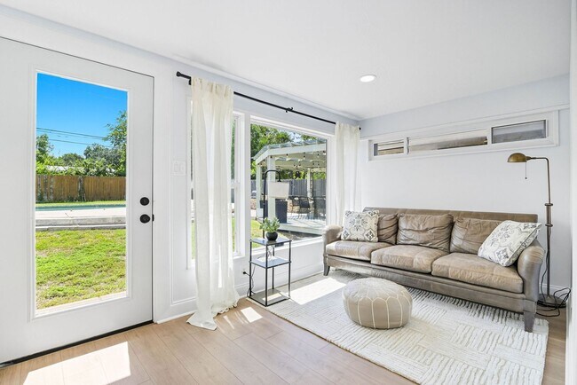 Building Photo - Home for Rent