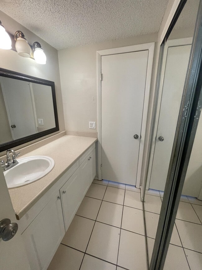 Building Photo - 5506 Pokeweed Ct