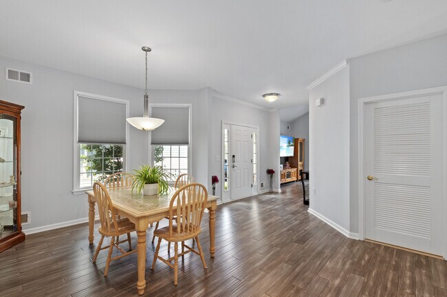 Building Photo - 33 Tallman Ln