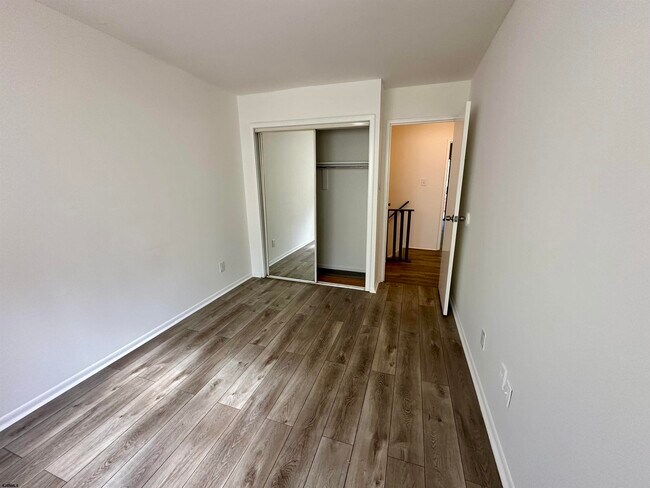 Building Photo - 6086 Hoover Dr