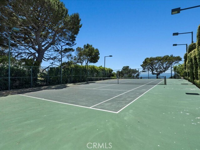 Building Photo - 709 Paseo Del Mar