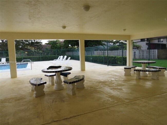 Building Photo - 216 Lakeside Cir