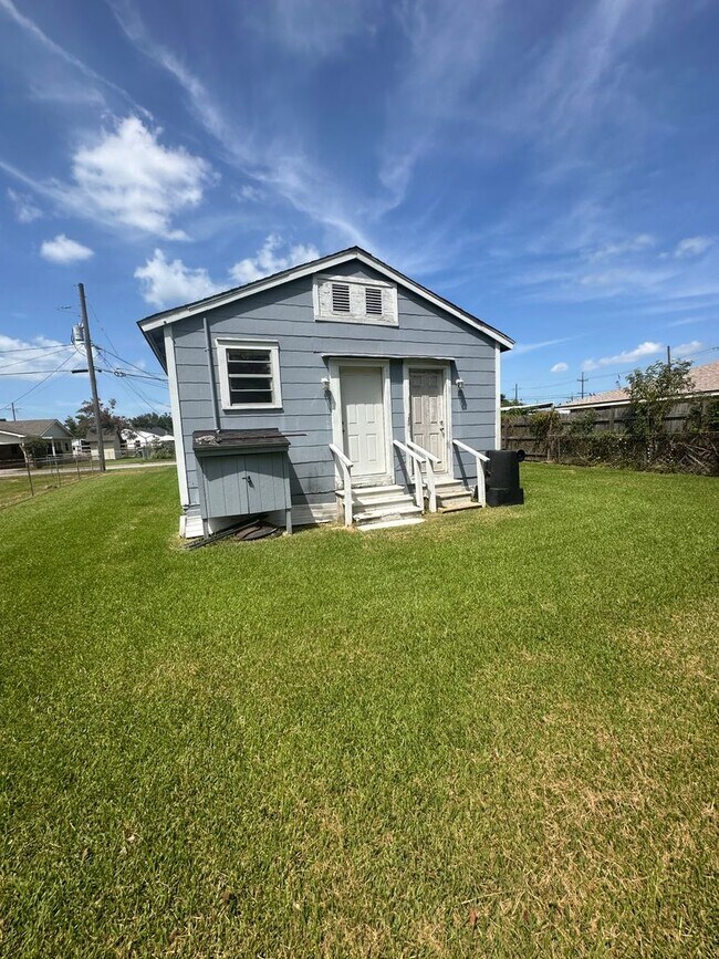 Building Photo - 1218 Schley St