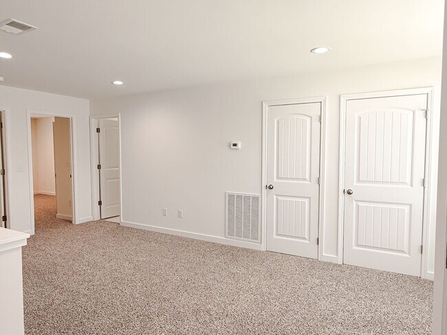 Building Photo - 614 Buncombe St