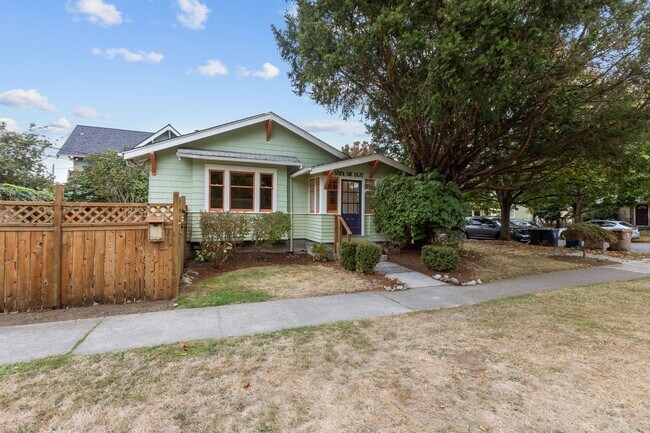 Building Photo - Classic Tacoma Charm with Room to Breathe....