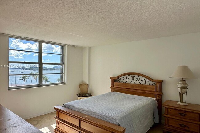 Building Photo - 5 Island Ave