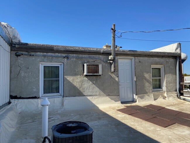 Building Photo - Bakery/Apartment